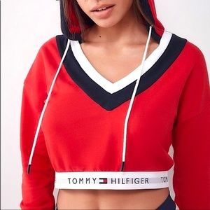 Tommy Hilfiger Cropped VNeck Sweatshirt with Hood